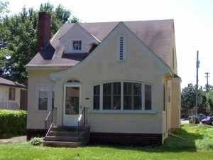 Exterior of 1720 Rollins Ave SE, Minneapolis, MN