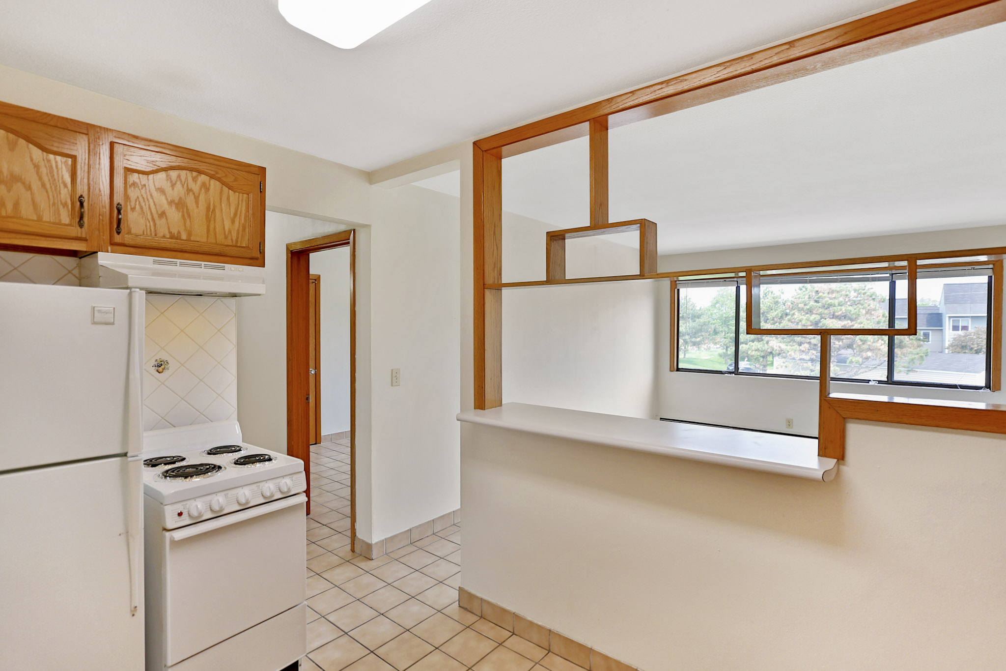 Kitchen 2 at 1100 Como Ave SE, Minneapolis, MN